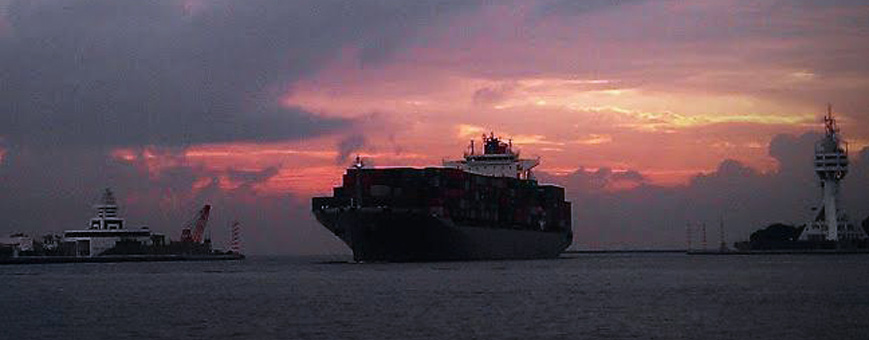 紅毛港文化園區旁夕陽海景