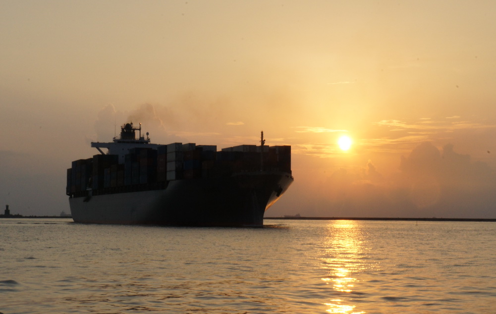 看到大船入港，又看到美麗夕陽，真是賺到了！