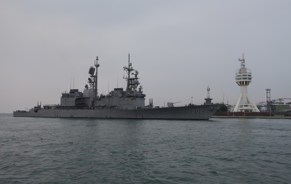 親見台灣的神盾艦-基隆級飛彈驅逐艦(美國紀德級驅逐艦改良)真是夠興奮夠刺激的！她是國軍戰力最強大的作戰艦艇，僅次於美軍現役勃克級神盾艦。